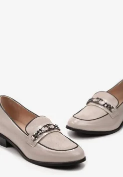 Beżowe Lakierowane Mokasyny w Stylu Loafersów z Klamrą i Skórzaną Wkładką Darnifa