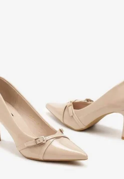 Beżowe Lakierowane Szpilki Vices z Klamrami i Paskami Tamirella