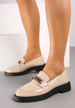Beżowe Mokasyny Lakierowane na Płaskiej Podeszwie Ozdobione Sprzączką Limatvi