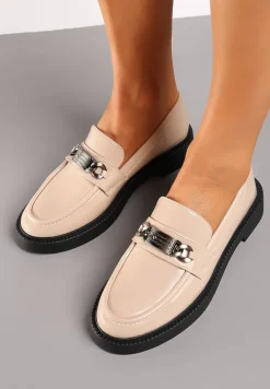 Beżowe Mokasyny Lakierowane na Płaskiej Podeszwie Ozdobione Sprzączką Limatvi
