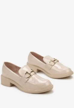Beżowe Mokasyny Lakierowane z Niewielką Klamerką Kresna