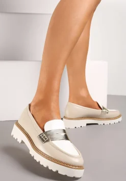 Beżowe Mokasyny na Grubej Podeszwie Ozdobione Metalicznym Paskiem Aelwine