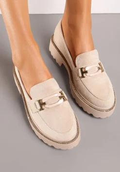 Beżowe Mokasyny na Niskiej Platformie z Metaliczną Klamrą i Cyrkoniami Rosqa