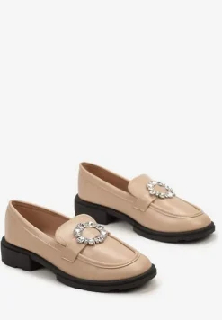 Beżowe Mokasyny na Płaskiej Podeszwie z Przeszyciami i Klamrą z Cyrkoniami Tarinni