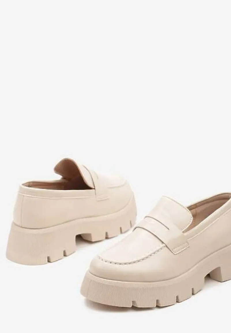 Beżowe Mokasyny na Tłoczonej Platformie Resilira