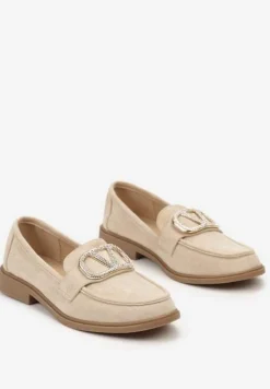 Beżowe Mokasyny Ozdobione Klamerką i Cyrkoniami z Ekozamszu Ahira