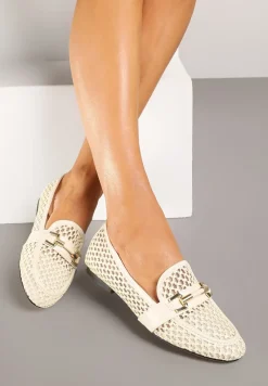 Beżowe Mokasyny Ozdobione Siateczkową Cholewką i Klamrą Zelure