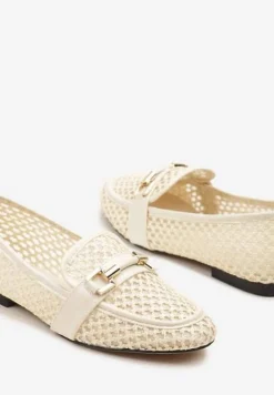 Beżowe Mokasyny Ozdobione Siateczkową Cholewką i Klamrą Zelure