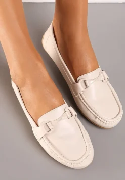 Beżowe Mokasyny Ozdobione Klamerką i Marszczeniem na Nosku Babiana