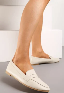 Beżowe Mokasyny w Stylu Loafersów w Minimalistycznym Wydaniu Caiustia