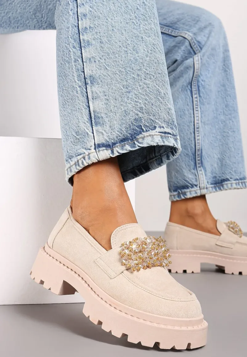 Beżowe Mokasyny z Aplikacją z Biżuteryjnych Koralików Viatalia