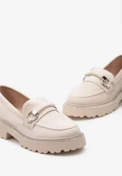 Beżowe Mokasyny z Ekozamszu z Cyrkoniami Wokół Podeszwy i Dekoracyjną Klamrą Corvina