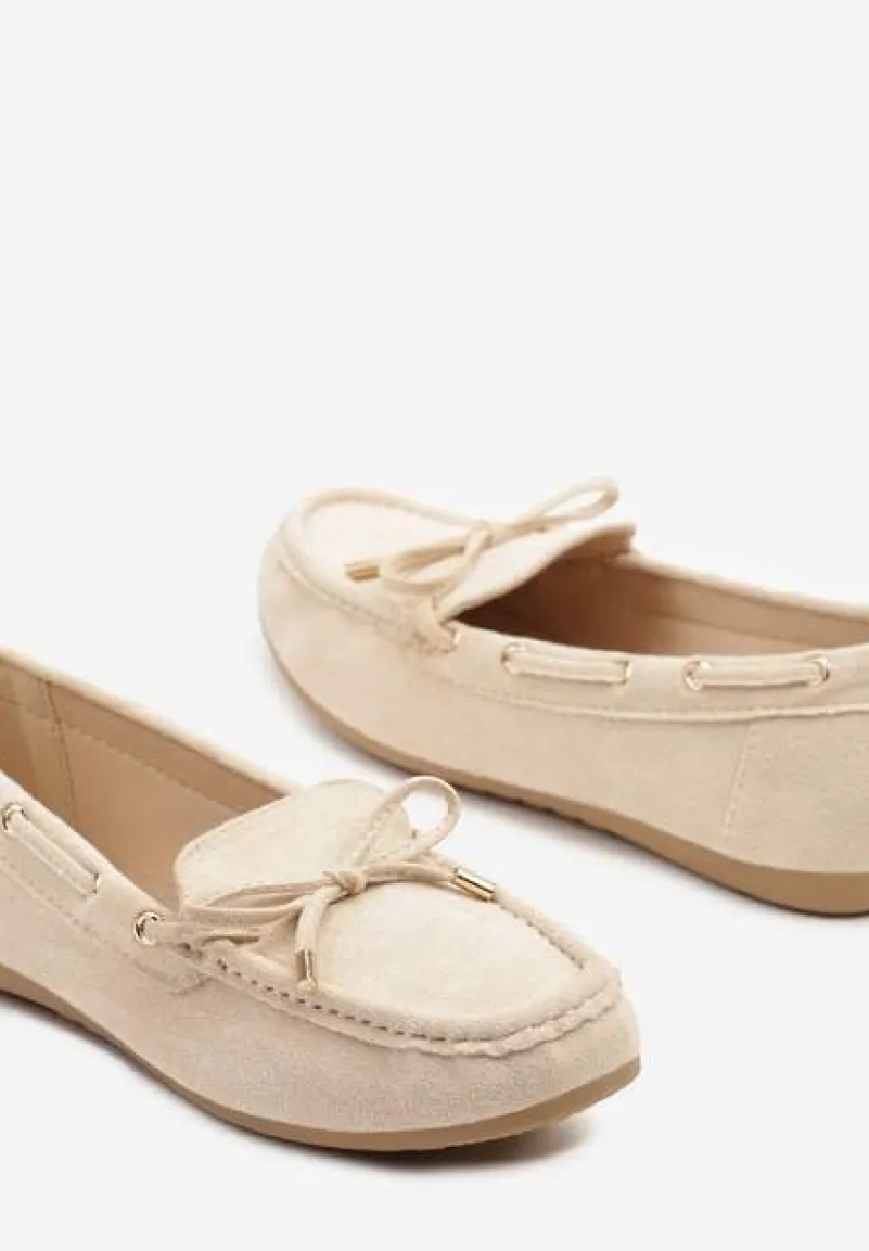Beżowe Mokasyny z Ekozamszu Zdobione Wiązaniem z Kokardą Sonilora