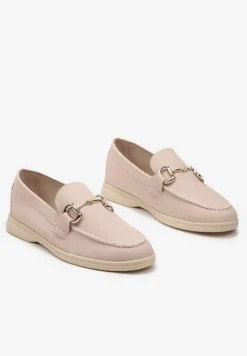 Beżowe Mokasyny z Imitacji Zamszu z Ozdobną Klamrą i Przeszyciami Daneka