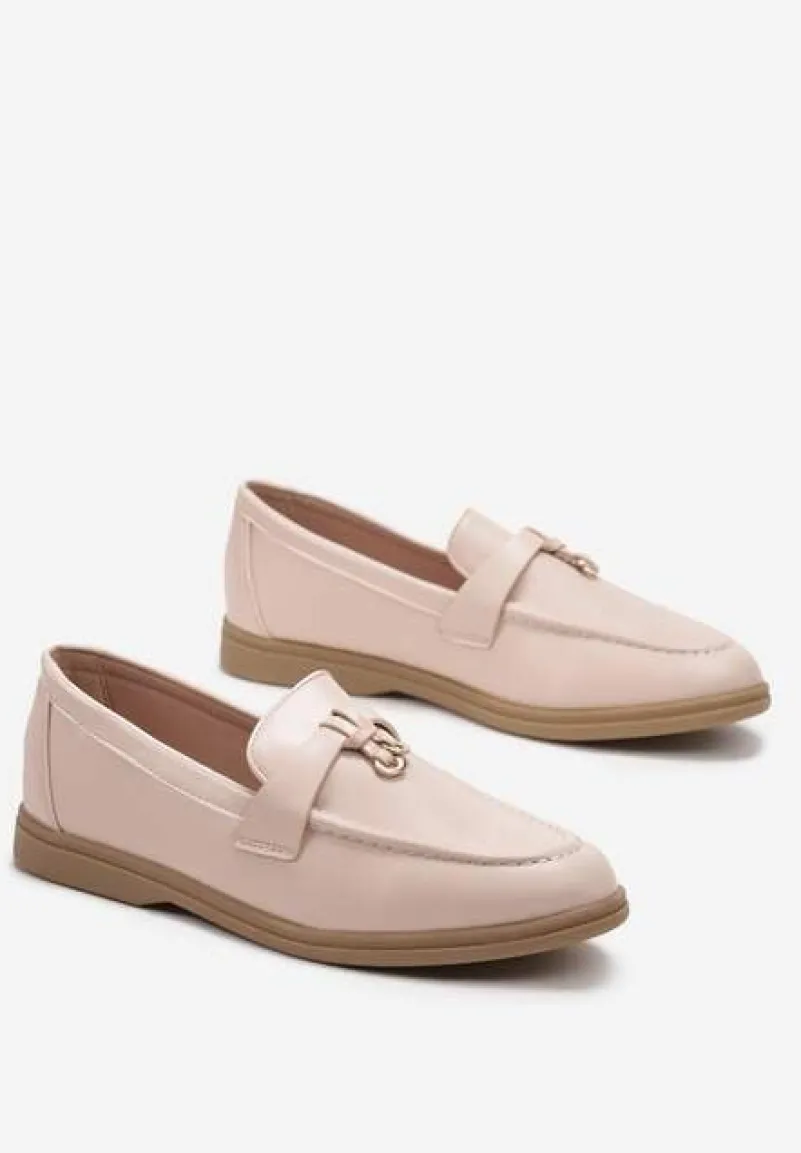 Beżowe Mokasyny z Imitacji Skóry z Minimalistyczną Zawieszką Biaha