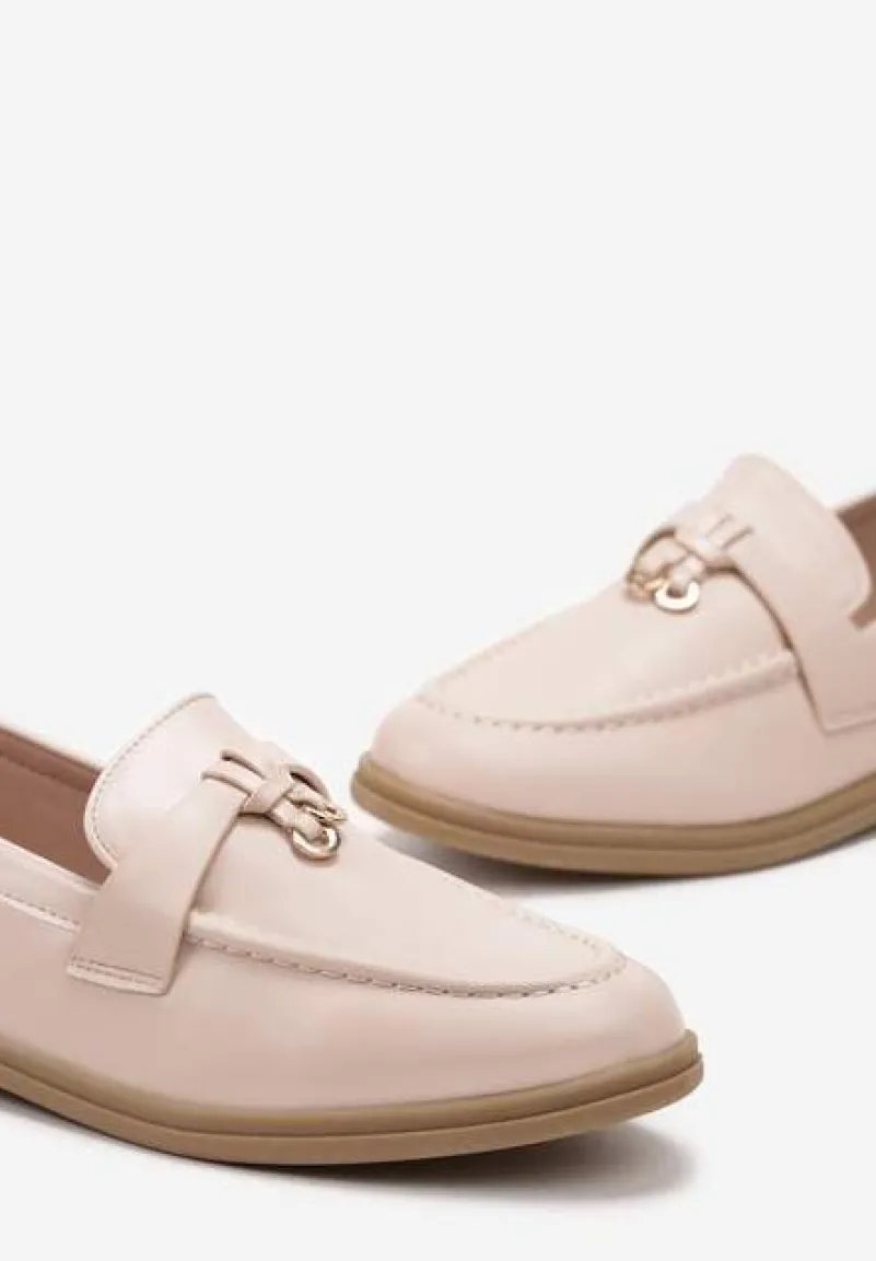 Beżowe Mokasyny z Imitacji Skóry z Minimalistyczną Zawieszką Biaha