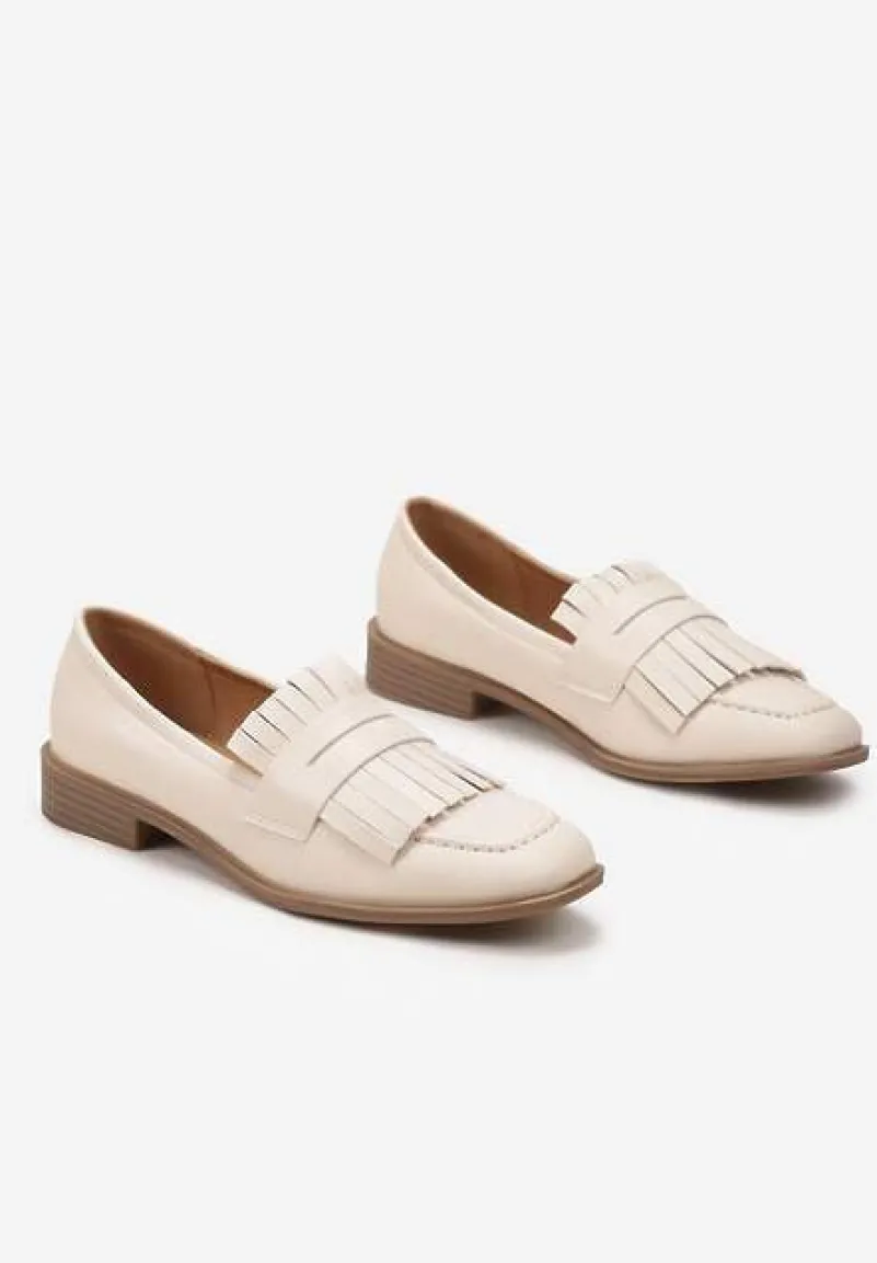 Beżowe Mokasyny z Kwadratowym Noskiem i Frędzlami Tarnissa