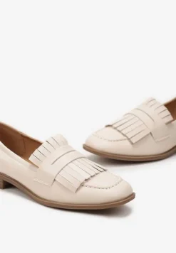 Beżowe Mokasyny z Kwadratowym Noskiem i Frędzlami Tarnissa