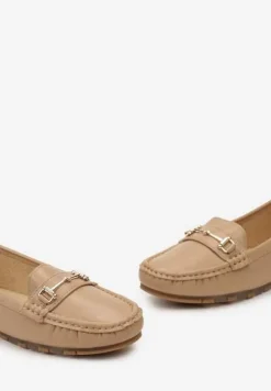 Beżowe Mokasyny z Metaliczną Klamerką Heliantha