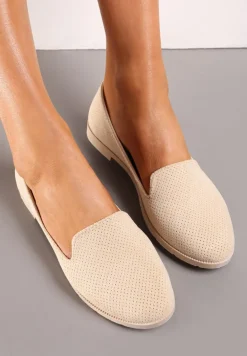 Beżowe Mokasyny z Ozdobną Perforacją na Płaskiej Podeszwie Laurielle