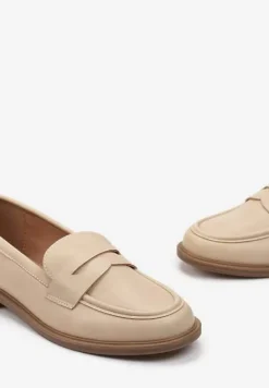 Beżowe Mokasyny z Ozdobnym Paskiem Fioralus
