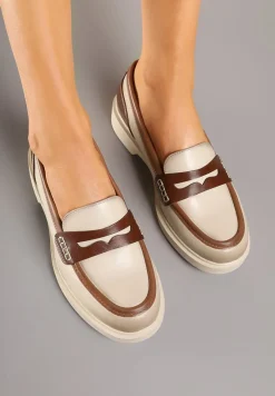 Beżowe Mokasyny ze Skóry Naturalnej Ozdobione Paskiem Halathiel