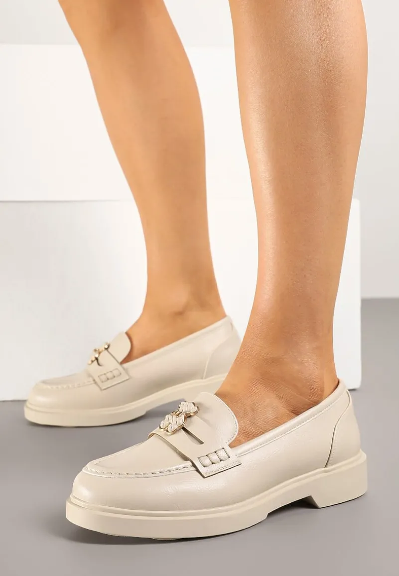 Beżowe Mokasyny ze Skórzaną Wkładką i Ozdobą Meralitia