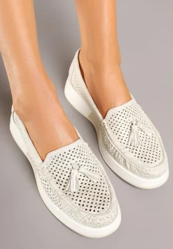 Beżowe Mokasyny ze Skórzaną Wkładka i Ażurową Cholewką z Frędzlami Luniriela