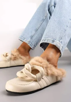 Beżowe Płaskie Klapki z Futerkiem i Ozdobnym Łańcuchem na Grubszej Podeszwie Ainslee