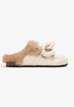 Beżowe Płaskie Klapki z Futerkiem i Ozdobnym Łańcuchem na Grubszej Podeszwie Ainslee