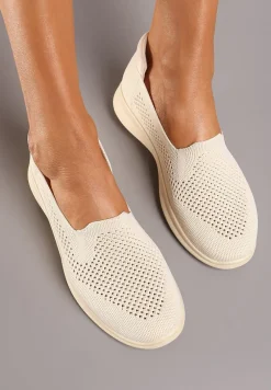 Beżowe Płaskie Wsuwane Tenisówki z Ozdobną Perforacją Elajames