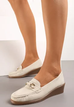 Beżowe Półbuty Mokasyny na Koturnie z Metaliczną Ozdobą Dalisha