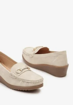 Beżowe Półbuty Mokasyny na Koturnie z Metaliczną Ozdobą Dalisha