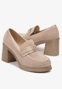 Beżowe Półbuty na Grubym Słupku z Paskiem z Klamerką Celuri