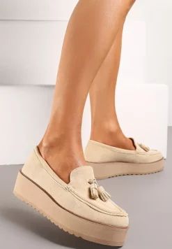 Beżowe Półbuty na Niskiej Platformie z Przeszyciami i Ozdobnymi Chwostami Hiela