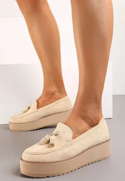Beżowe Półbuty na Niskiej Platformie z Przeszyciami i Ozdobnymi Chwostami Hiela