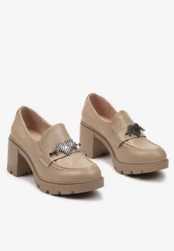 Beżowe Półbuty na Słupku i Platformie z Wkładką z Naturalnej Skóry i Metalową Ozdobą Zavitellia