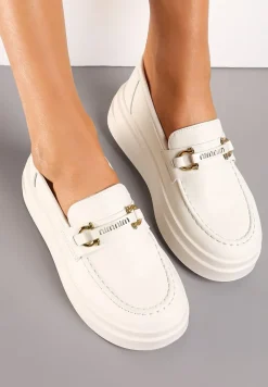 Beżowe Półbuty Ozdobione Złotą Klamrą na Grubej Podeszwie Cadwenla