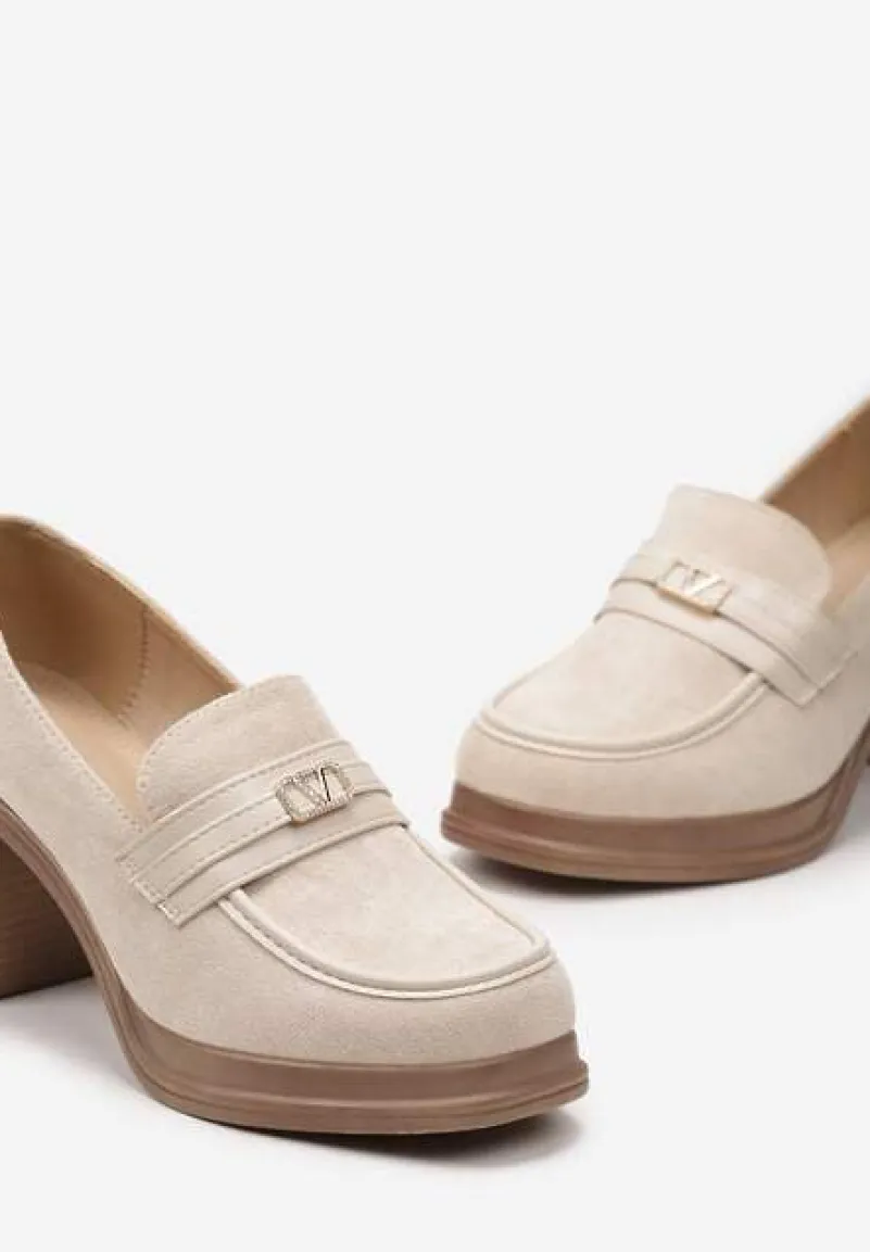 Beżowe Półbuty w Stylu Mokasynów na Słupku z Klamerką Amledis