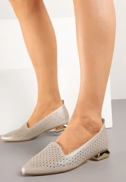Beżowe Półbuty z Ażurową Cholewką i Metalicznym Obcasem Arivene
