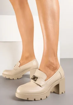 Beżowe Półbuty z Ozdobną Aplikacją w Stylu Loafersów na Obcasie Firlexia