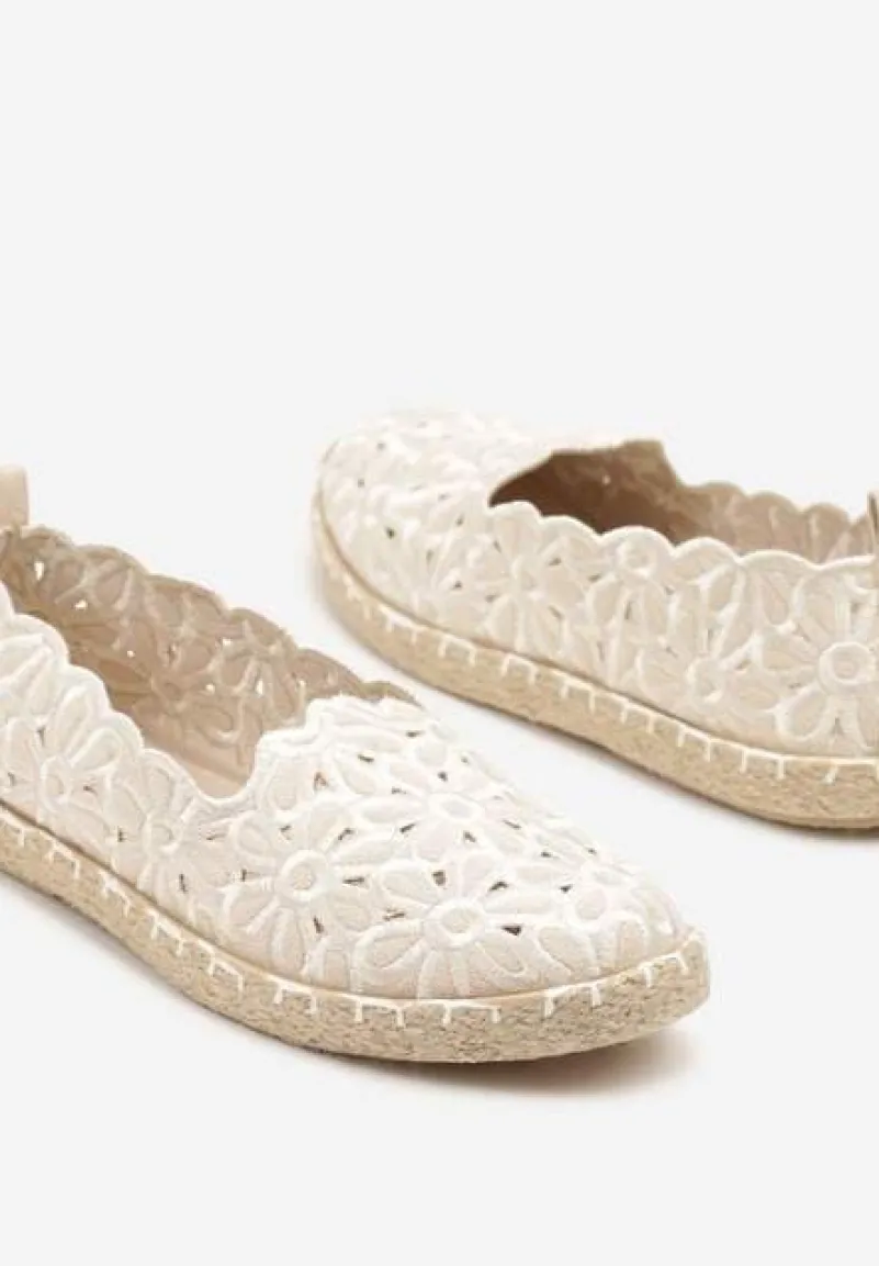 Beżowe Plecione Espadryle Vices z Kwiatowym Motywem z Ażurowymi Wycięciami Honavia