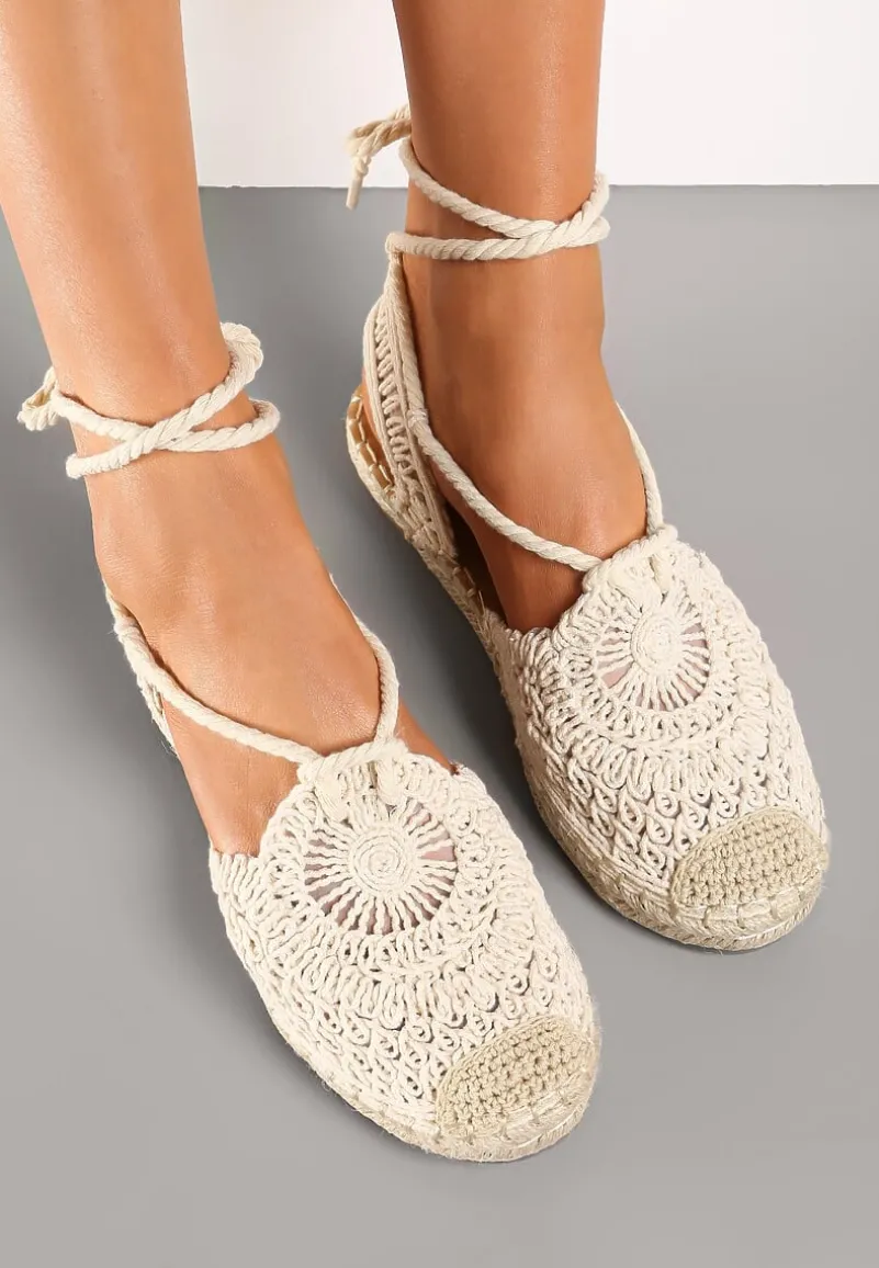 Beżowe Plecione Sandały Boho Wiązane Wokół Kostki Illara