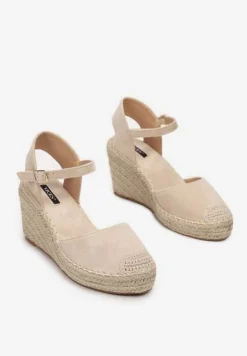 Beżowe Sandały Assaciane