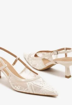 Beżowe Sandały Koronkowe na Kaczuszce z Noskiem w Szpic i Odkrytą Piętą Tyslevia