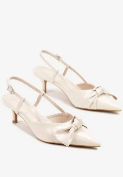 Beżowe Sandały Lakierowane Vices na Kaczuszce Typu Slingback z Kokardą Kovenna