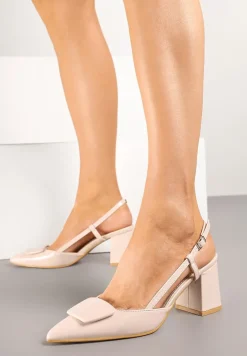Beżowe Sandały Lakierowane na Słupku Slingback z Ozdobą na Nosku Vommea