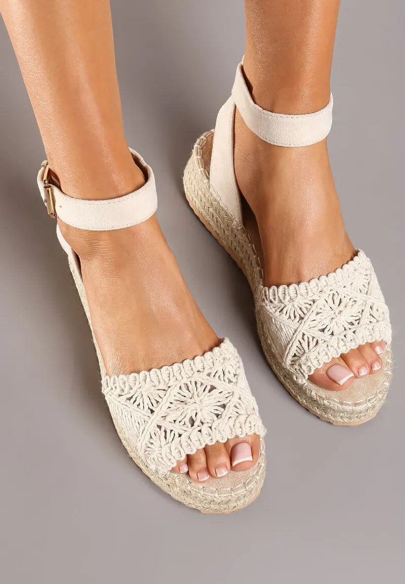 Beżowe Sandały na Grubej Podeszwie z Otwartym Noskiem Zapinane przy Kostce Varamia