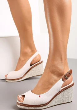 Beżowe Sandały na Koturnie z Okrągłym Noskiem Tiyah