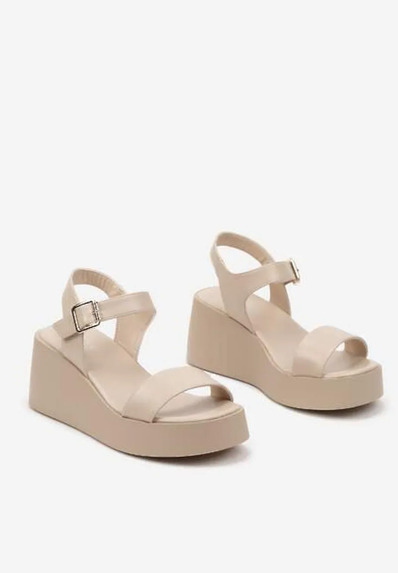 Beżowe Sandały na Koturnie w Eleganckim Stylu Zolvesa